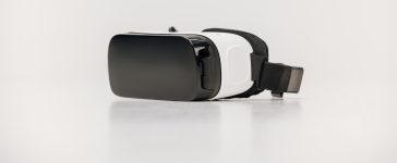 5 Amazing Virtual Reality Startups VR headset