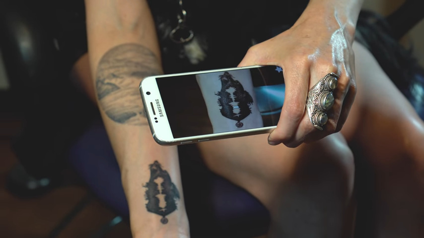 Skin Motion augmented reality tattoo