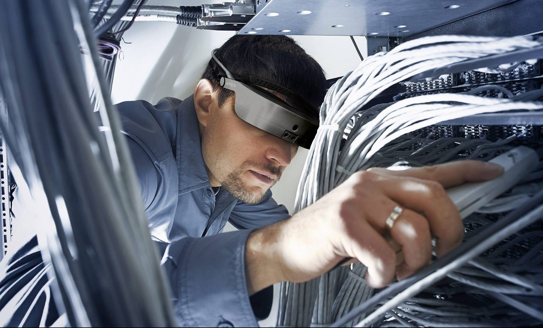 Re-Imagining Augmented Reality with SPEX HMD Providing Enhanced Vision in Precise Tasks