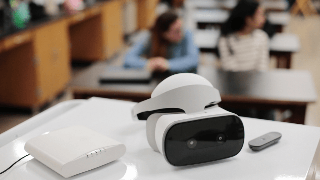 Lenovo ThinkReality VR Classroom