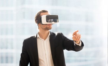 Stepping Up Communication and Collaboration With Virtual Reality Technology