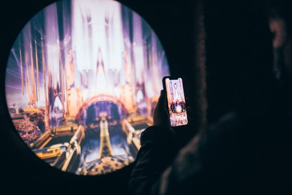 ARTECHOUSE Launches Immersive Tech Installation “Geometric Properties” Geometric Properties by Julius Horsthuis at ARTECHOUSE NYC - immersive art