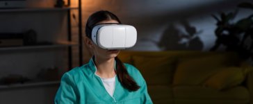 Virtual Reality Helping Healthcare Workers Cope With Stress